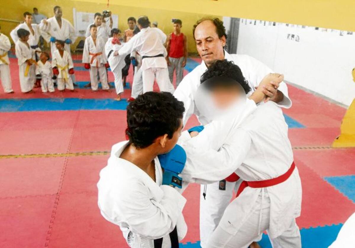 A través de las artes marciales los niños y jóvenes mejoran su autoestima y su estado físico para enfrentar y prevenir el bullyng. Julio Castaño