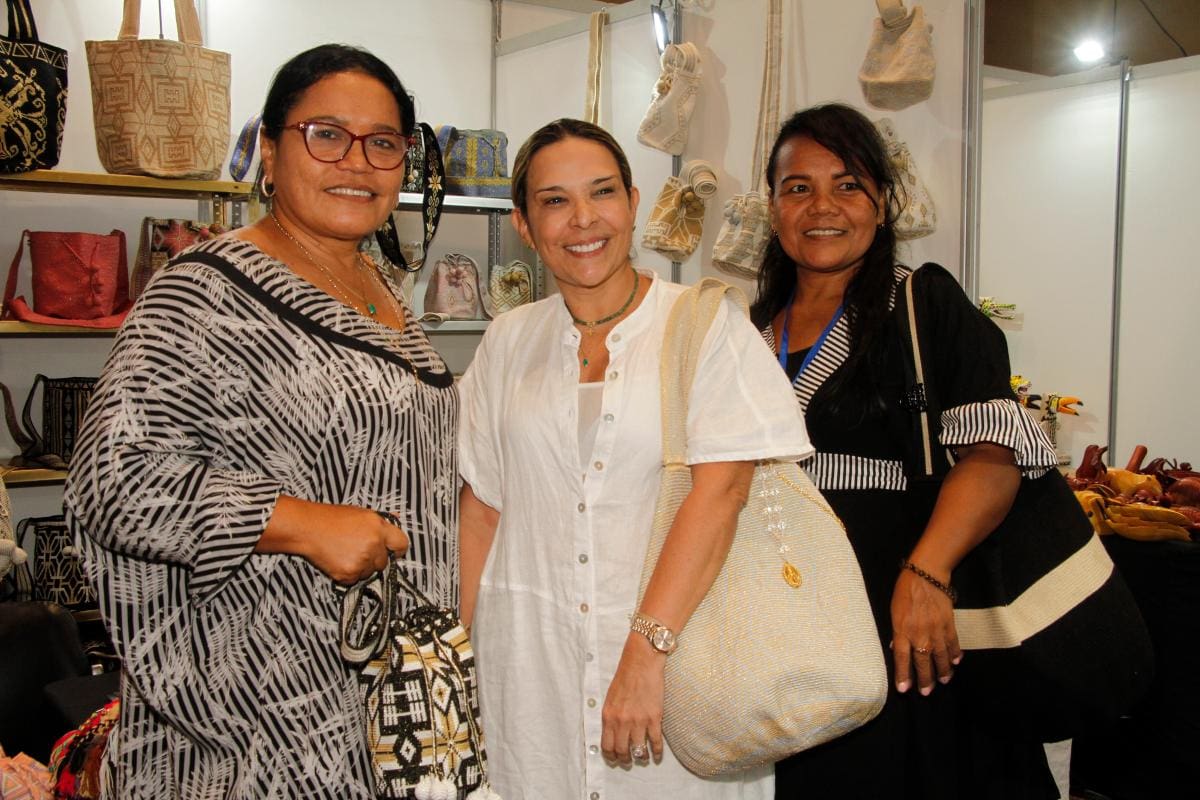 Warelis Pana, Dina Espinosa y Flor Pana.