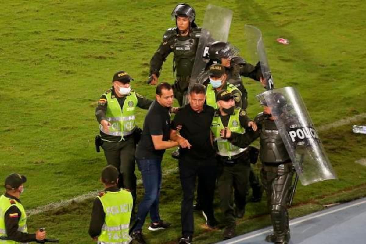 Disturbios en el Pascual Guerrero: hinchas invaden pista atlética
