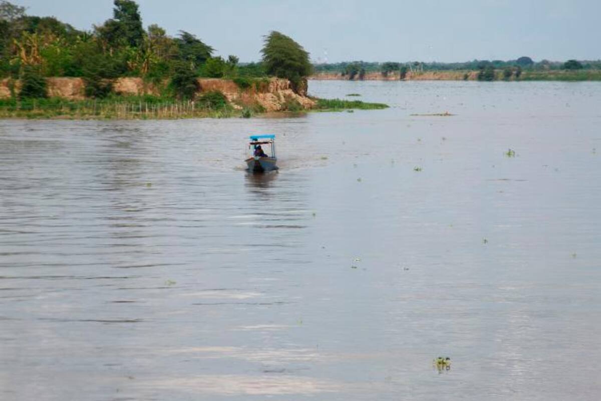 ¡Tragedia! Buseta cayó de un ferry al Río Magdalena: hay 3 desaparecidos
