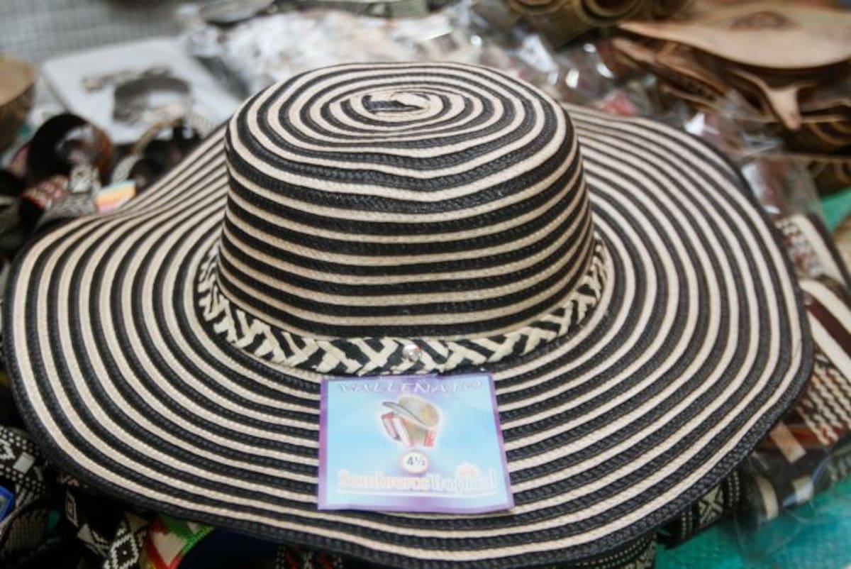 Los sombreros de imitación son vendidos con una marquilla que indica haber sido elaborado en Colombia. Julio Castaño