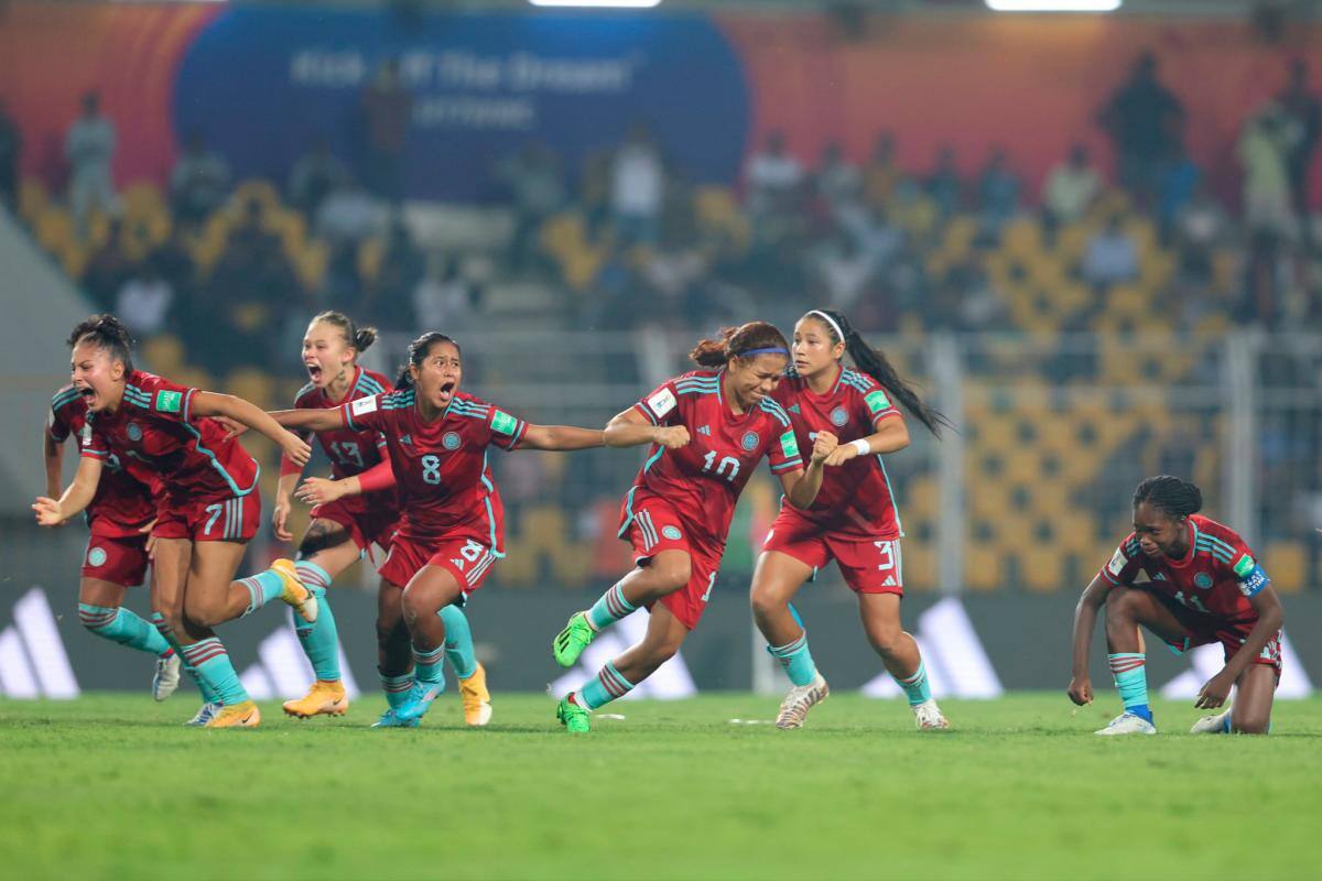 Los ídolos colombianos felicitan al seleccionado colombiano femenino