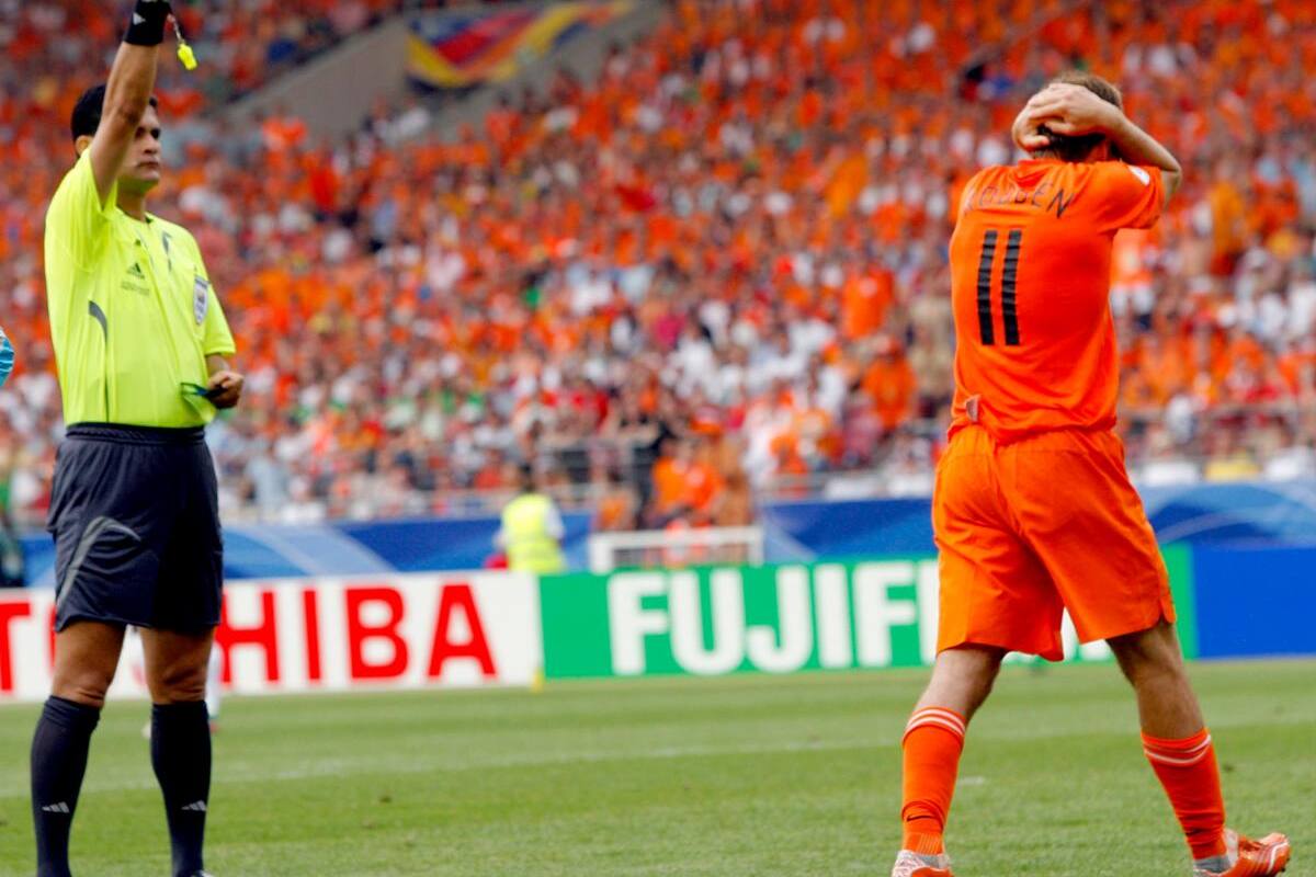 Este es el colombiano que está entre los 10 mejores árbitros de la historia