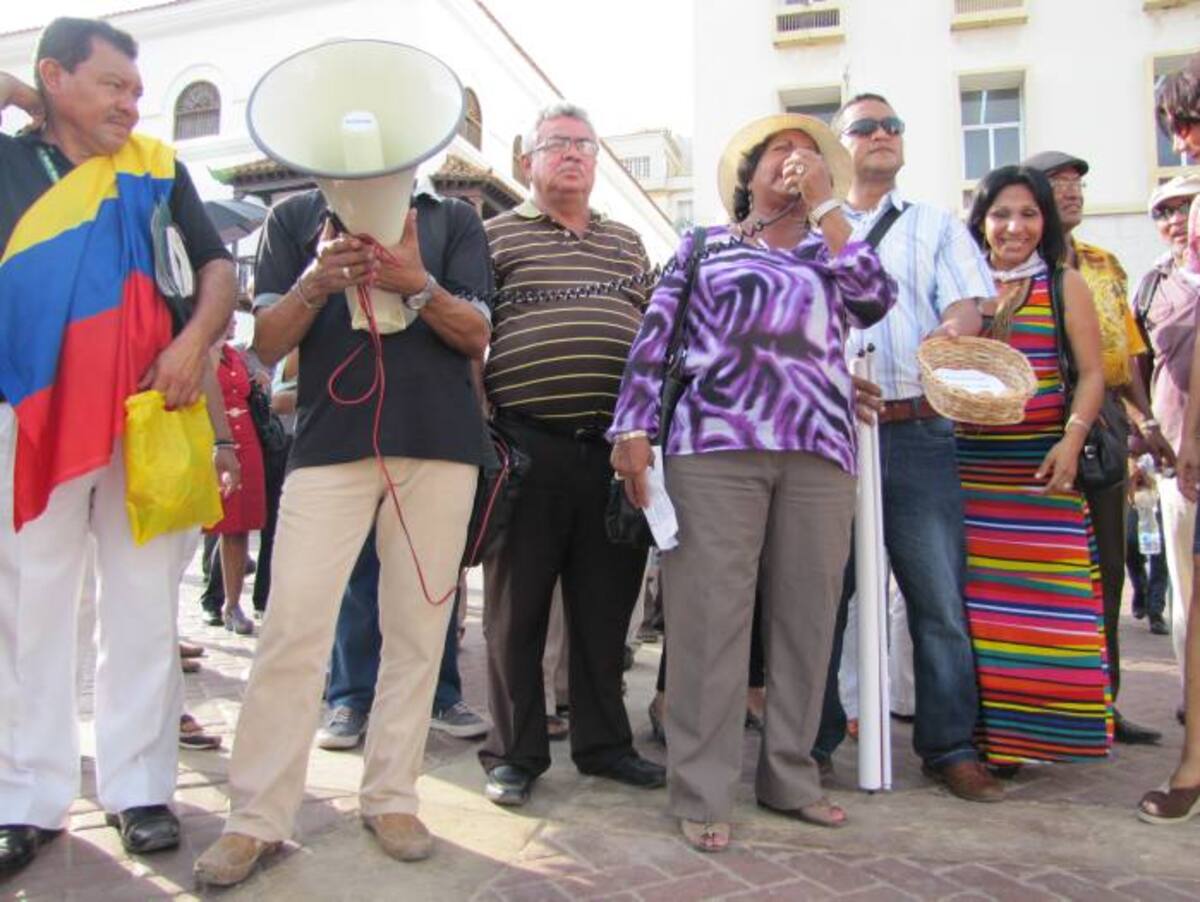 Trabajadores del Distrito llegaron a la Plaza de la Aduana exigiendo el aumento del 5% en el salario. EL UNIVERSAL, GERMÁN GÓMEZ POLO
