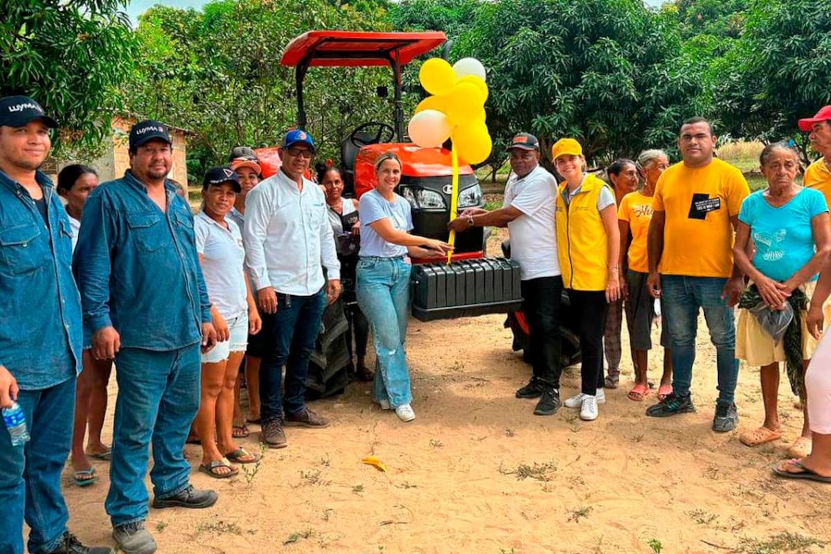 Unidad para las Víctimas entregó maquinaria agrícola en Ayapel, Córdoba