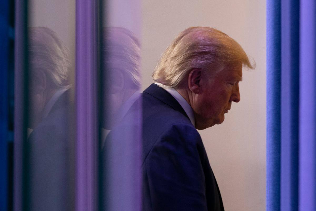 Donald Trump cambia a sus abogados horas antes de entregarse