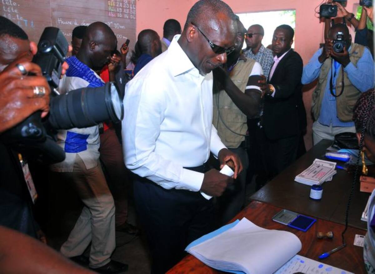 Patrice Talon, candidato a la presidencia también ejerció su derecho al voto. AP Valentin Salako