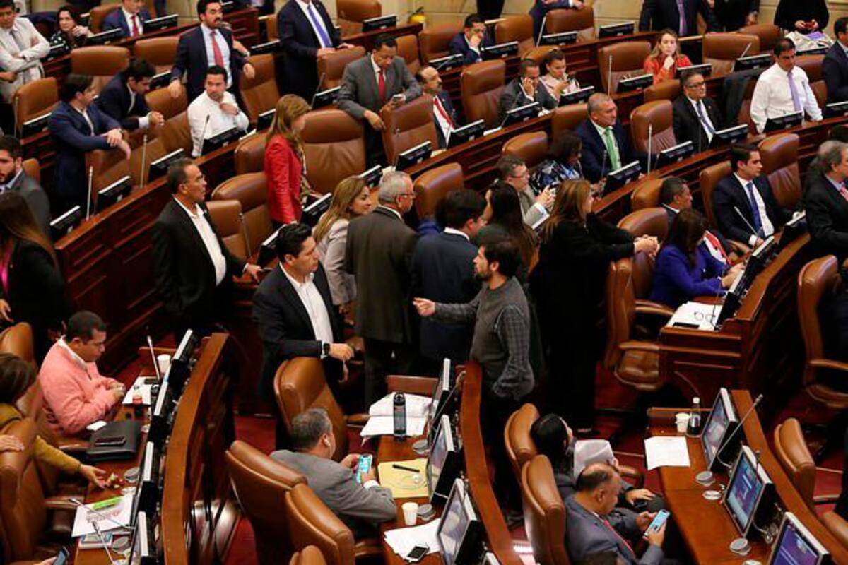 Pasa a conciliación proyecto sobre pliegos tipos