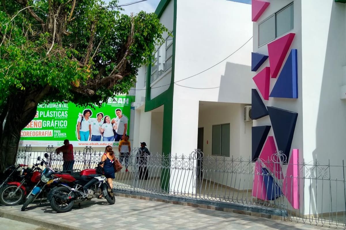 Escuela de Bellas Artes de Sucre conmemora su aniversario 50