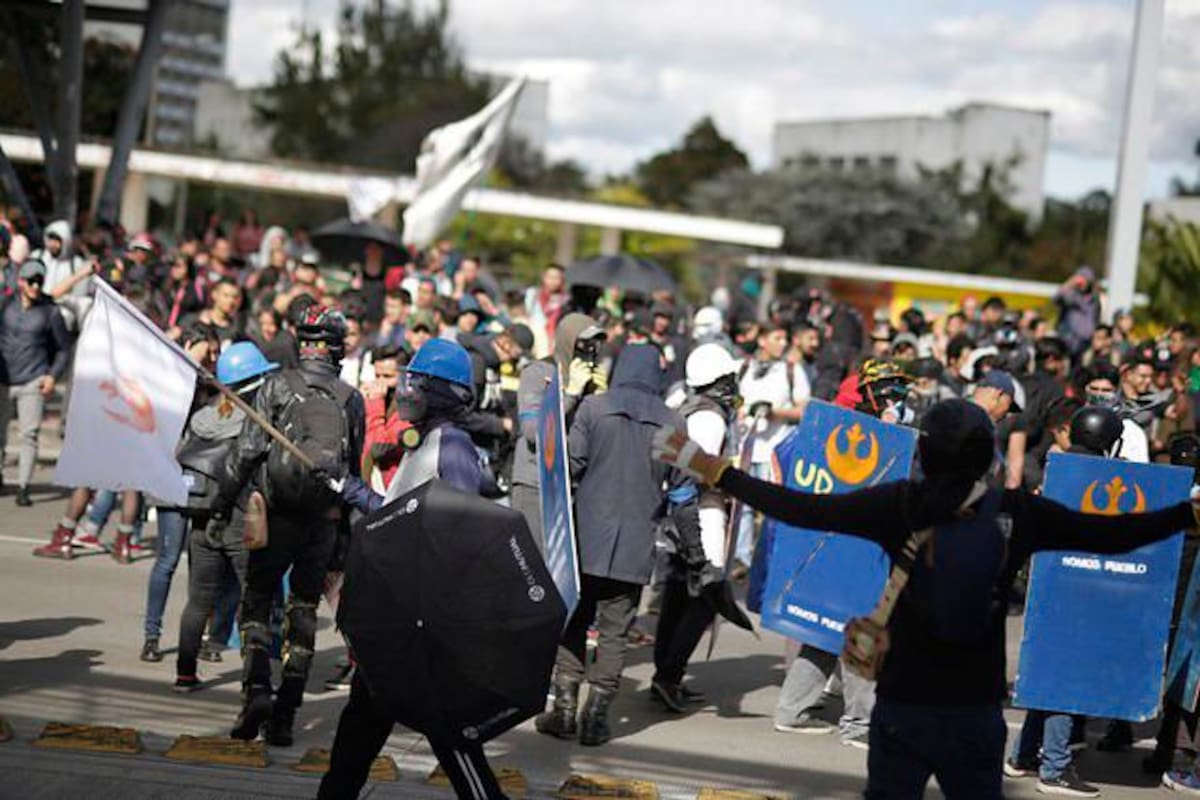 Enfrentamientos entre el Esmad y manifestantes en la Universidad Nacional
