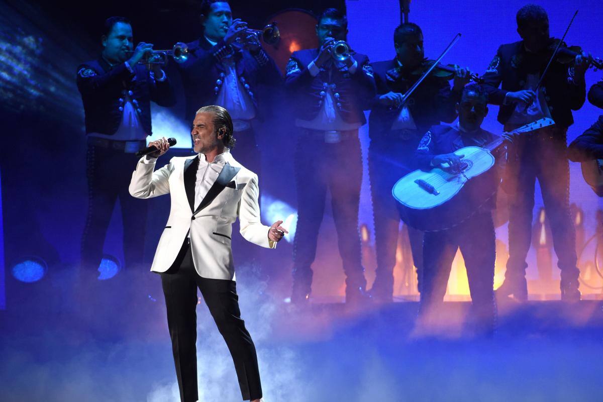 Alejandro Fernández recibirá Premio Ícono en los Latin AMAs