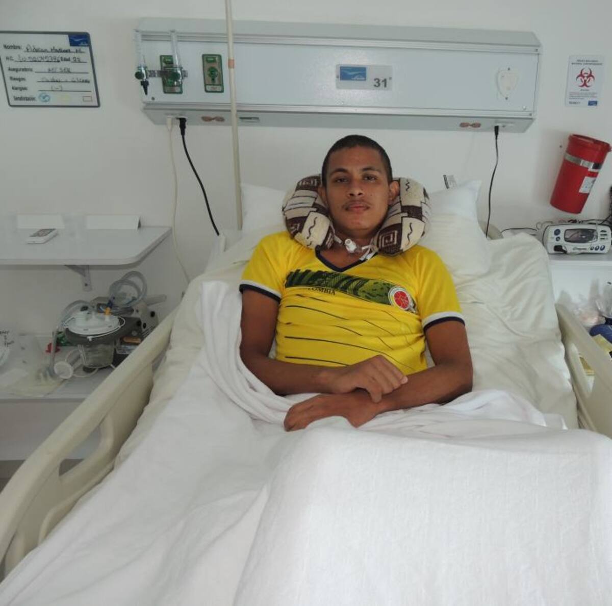 Adrián Martínez Martínez tuvo un accidente que le hizo perder la movilidad de sus piernas. Para regresar a Cicuco necesita una silla de ruedas en la que su madre pueda continuar llevándolo a terapia. Cortesía