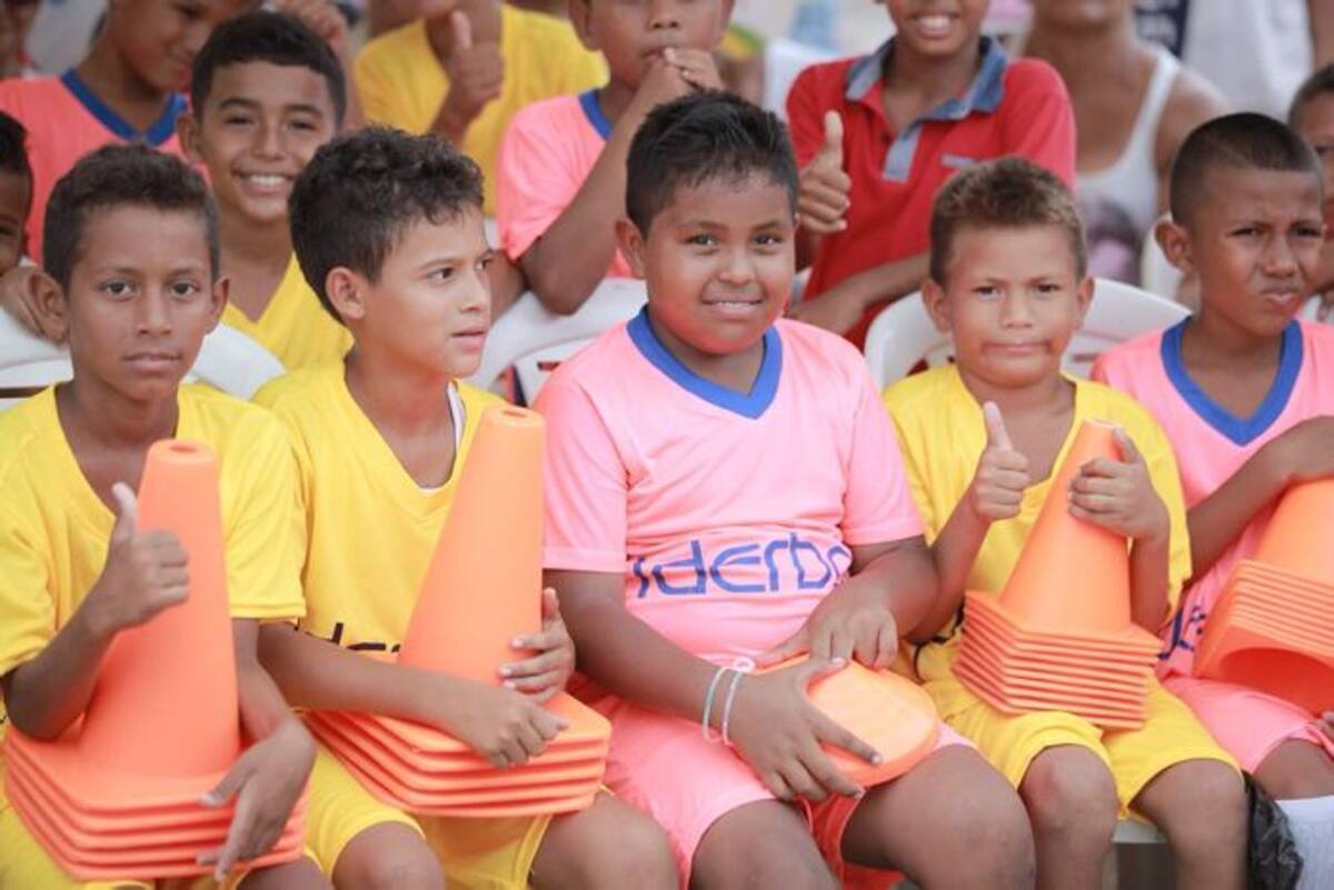 Con la cancha se beneficiarán los niños de la comunidad. CORTESÍA