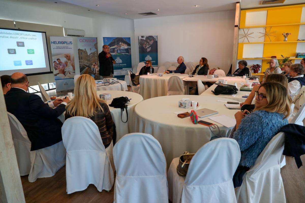 Expertos se unen para crear la Universidad de Alzheimer