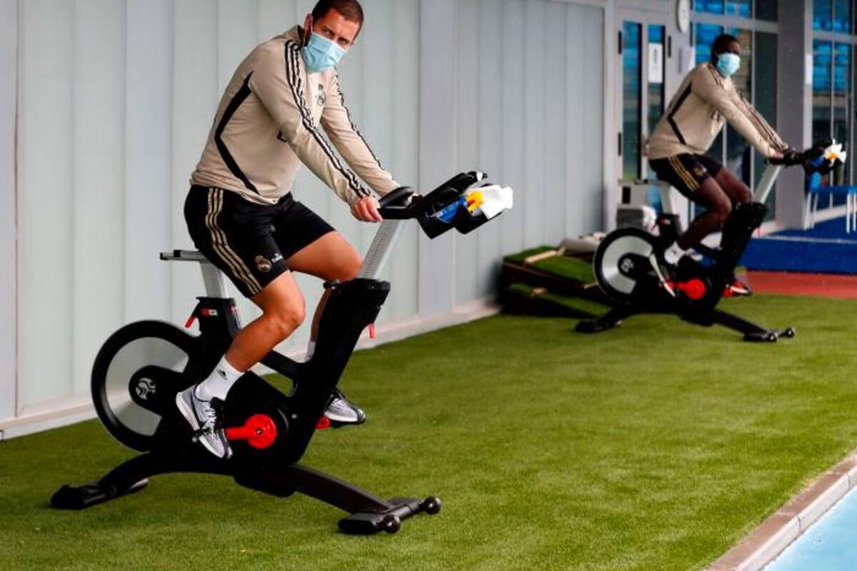 Clubes de fútbol de España podrán entrenar en grupo a partir del lunes