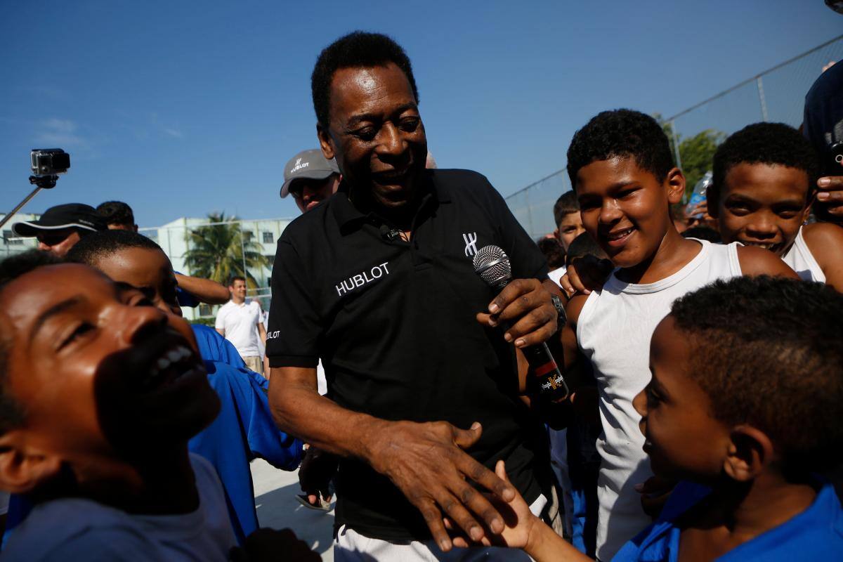 Hijo de Pelé prefirió no ir a su trabajo para estar al lado de su padre