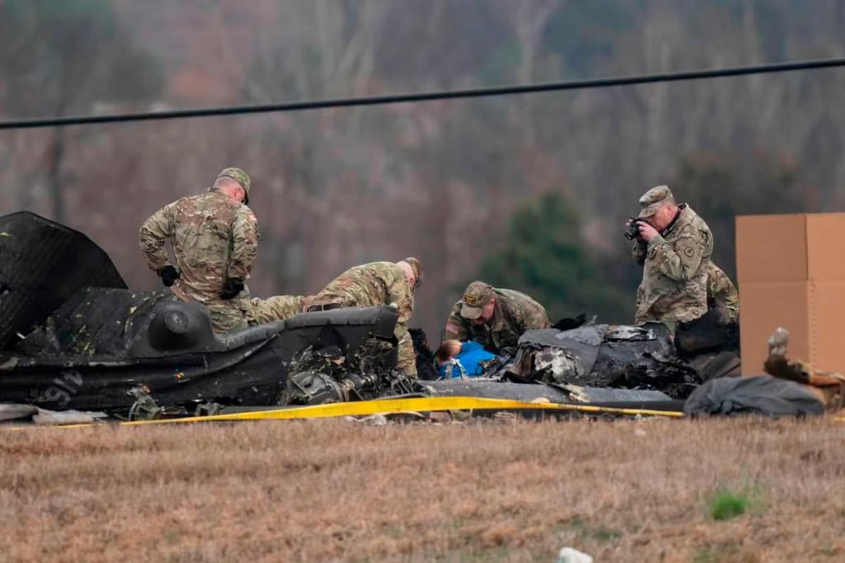 Choque entre 2 helicópteros militares de EE. UU. dejó 3 muertos