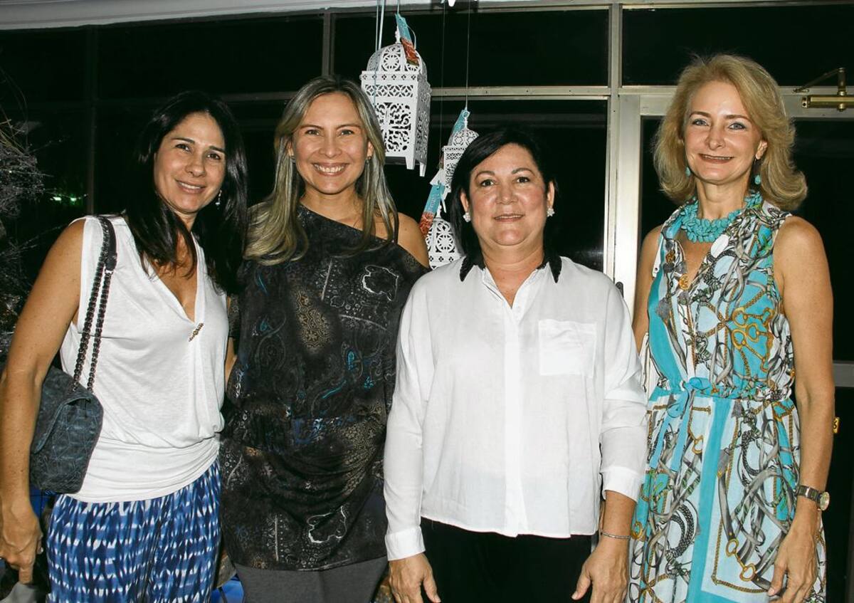 María Elvira Faciolince, Jenny Vargas, Raquel Núñez y Liseth de Cepeda.