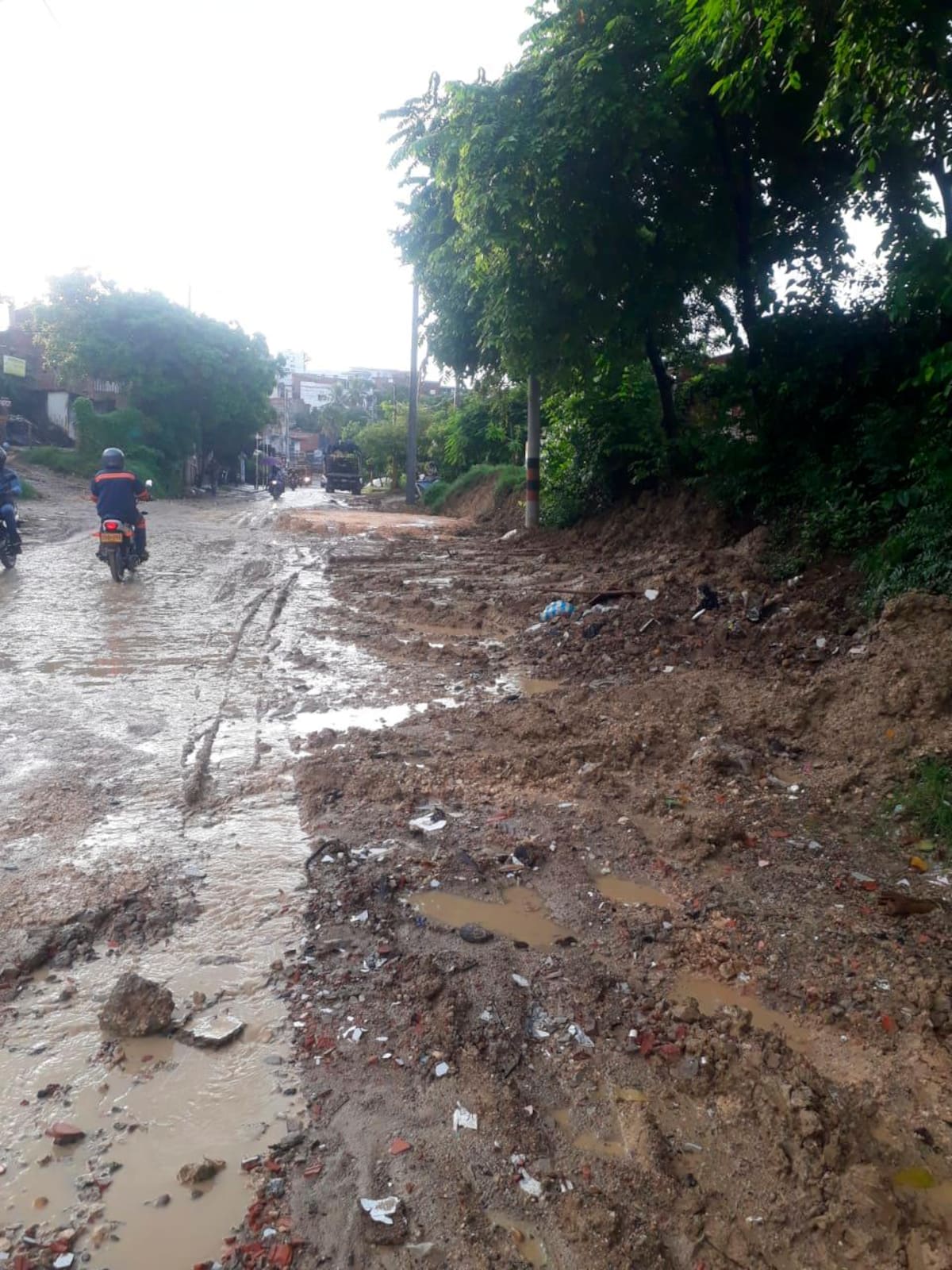 La vía quedó en pésimas condiciones