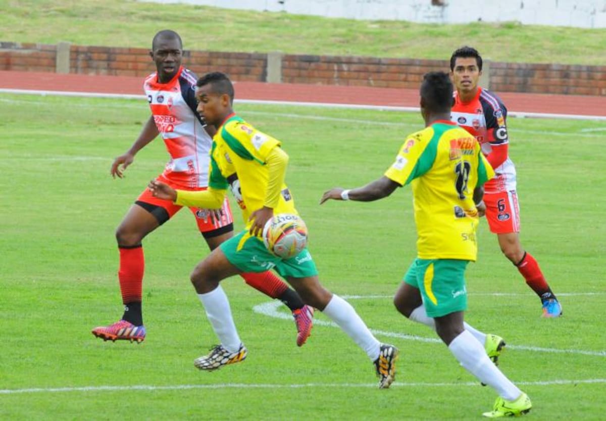 Real Cartagena igualó con Expreso Rojo. COLPRENSA