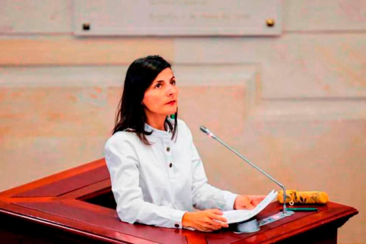 Pese a renuncia, Irene Vélez todavía asiste a los consejos de ministros