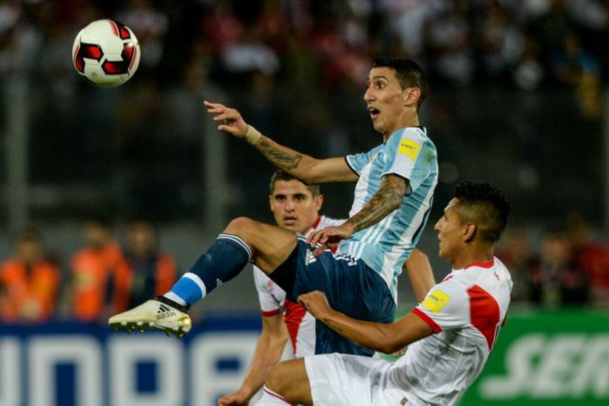 Argentina y Perú en clasificatoria sudamericana al Mundial Rusia-2018. AFP.