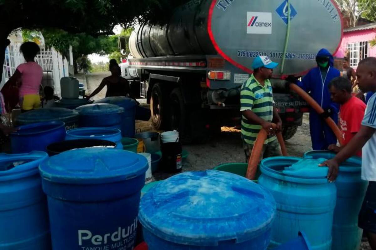 Donan agua potable a la población de Clemencia para enfrentar el COVID-19