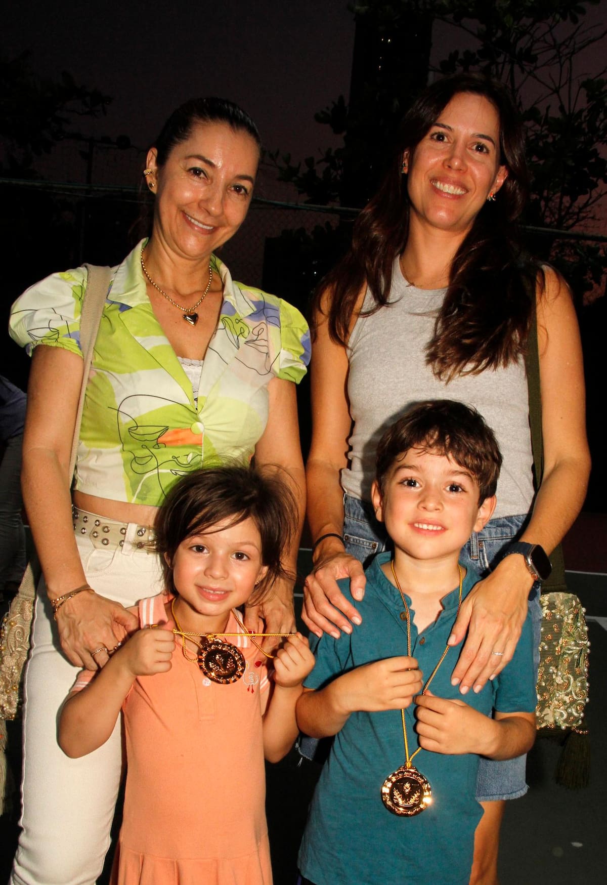 Doris Quintero, Ana Milena Villadiego y los niños María Antonia y Alfonso Enrique Piñeres.