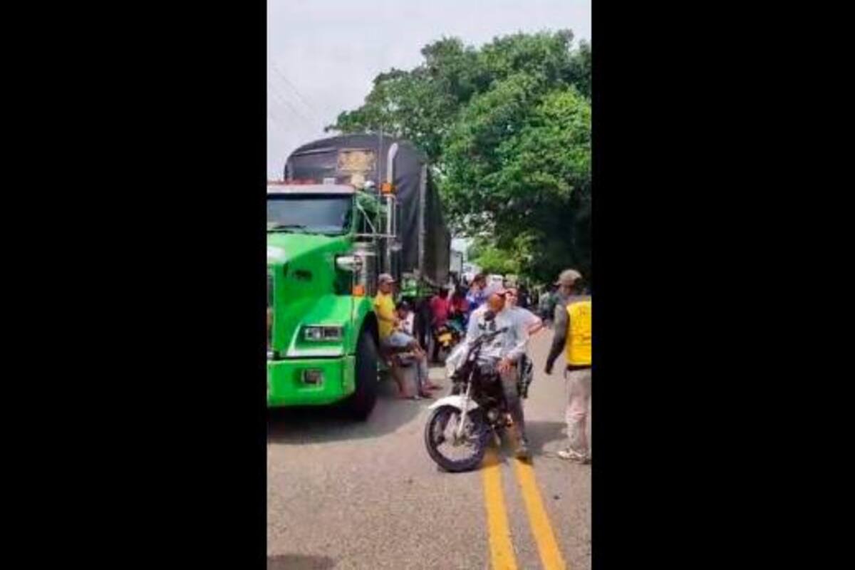 Habitantes de San Juan Nepomuceno bloquearon la Troncal de Occidente