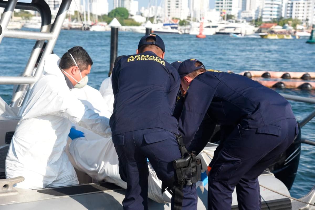 Video: rescate de tripulantes de una embarcación que naufragó cerca a Cartagena
