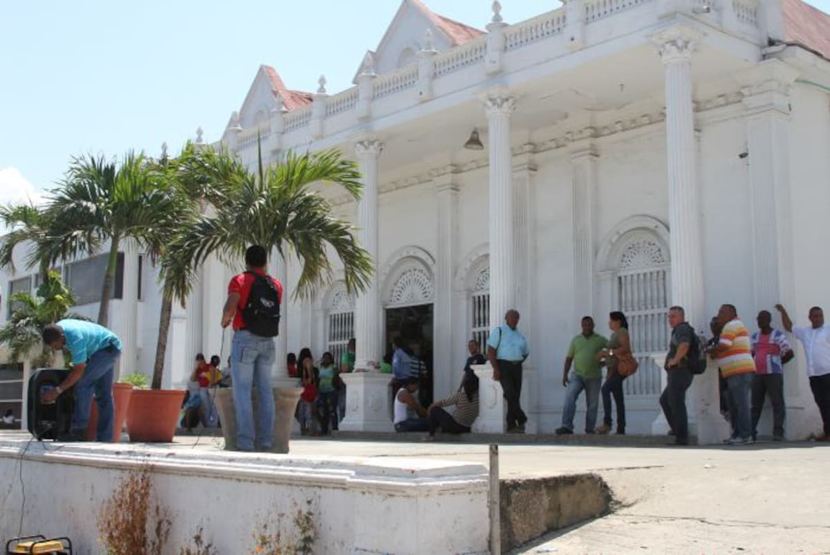 Sindicatos de la empresa Seatech protestan por despidos injustos JULIE PARRA BENÍTEZ