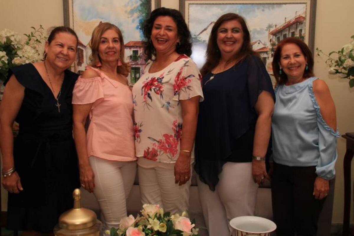 Margarita Pertuz, Míriam Vivies, Rosa Orozco, Paulina Sánchez y Míriam Naar. zenia valdelamar - el universal