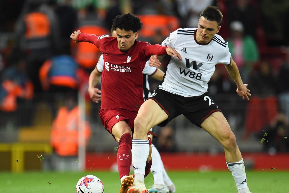 Liverpool, con Luis Díaz, hace el trabajo ante el Fulham