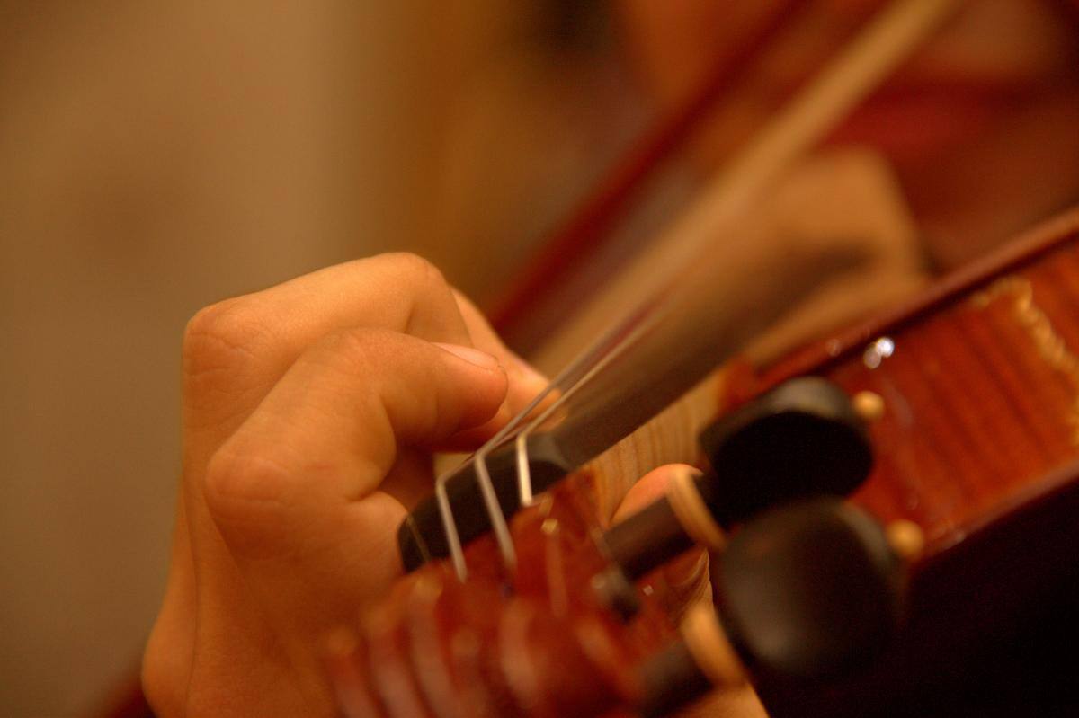 La exposición que lleva por título “La escuela italiana: construcción de instrumentos musicales tradicionales” se lleva a cabo del 9 al 11 de enero en la Casa 1537 // Luis Herran