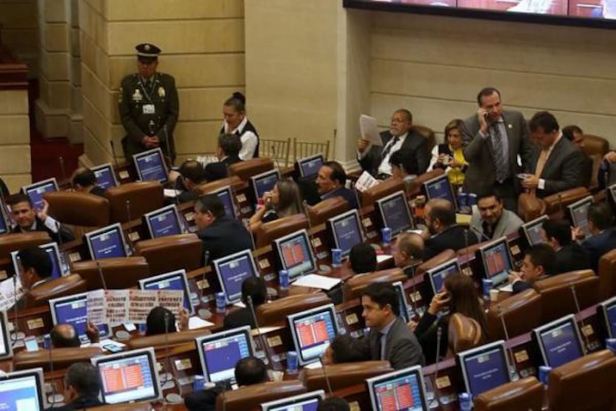 En vivo: debate sobre Odebrecht y el Fiscal General en el Senado