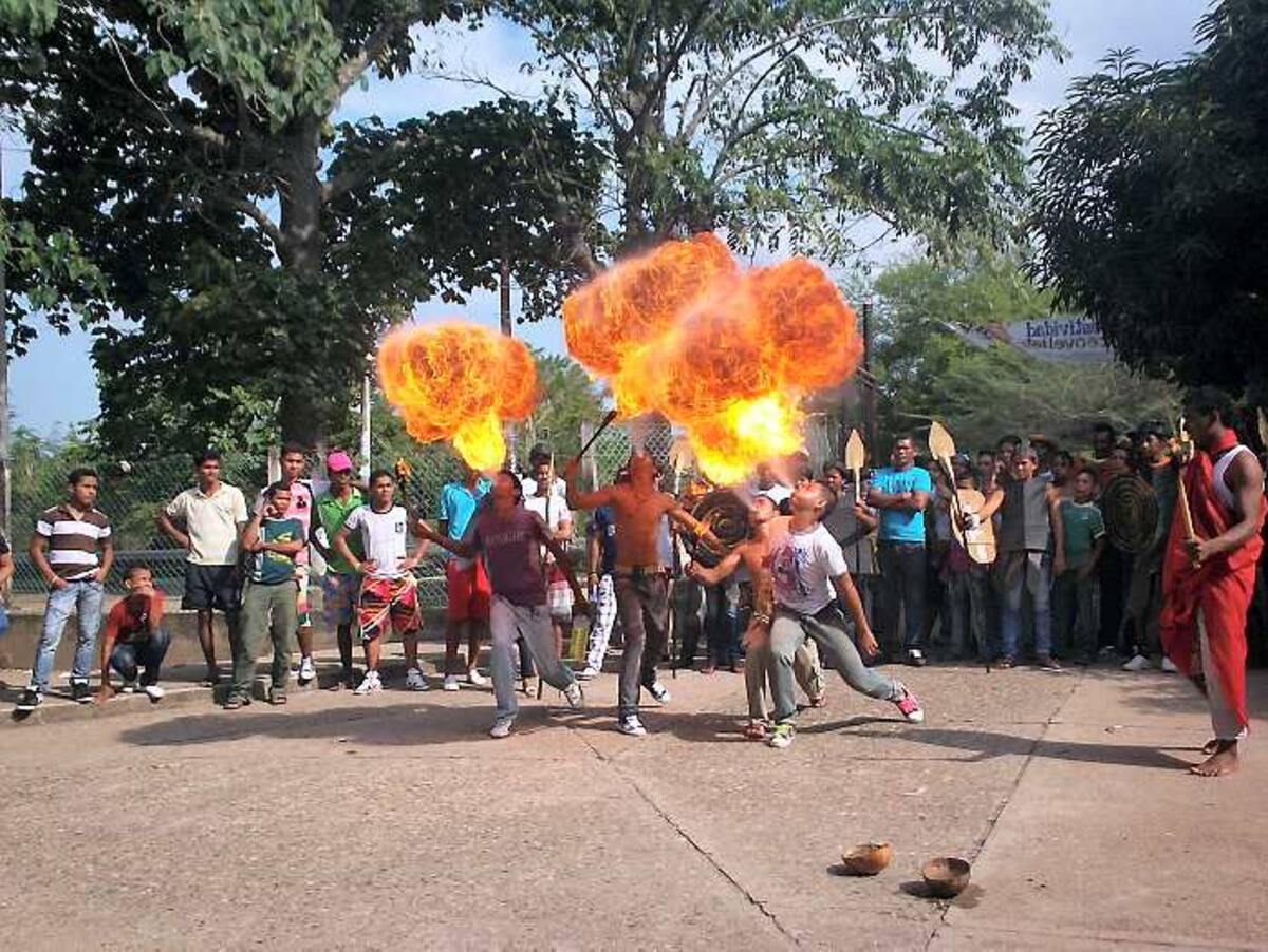Actos culturales en el encuentro de jóvenes de zonas agobiabas por la violencia y la pobreza en Magangué. CORTESÍA