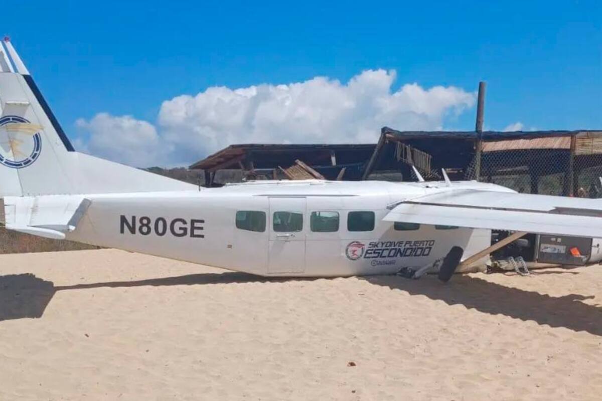 Avioneta con paracaidistas canadienses cae en México y mata a un hombre