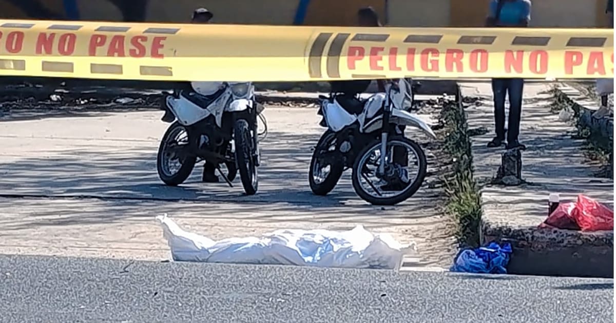Pedestrian Dies After Being Hit by Motorcycle on Calle 30