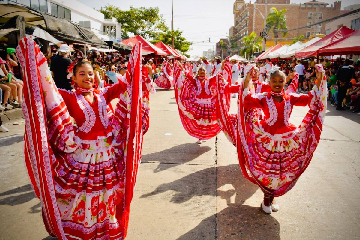 El Carnaval de la Calle 84 brilló tanto como sus bodas de plata
