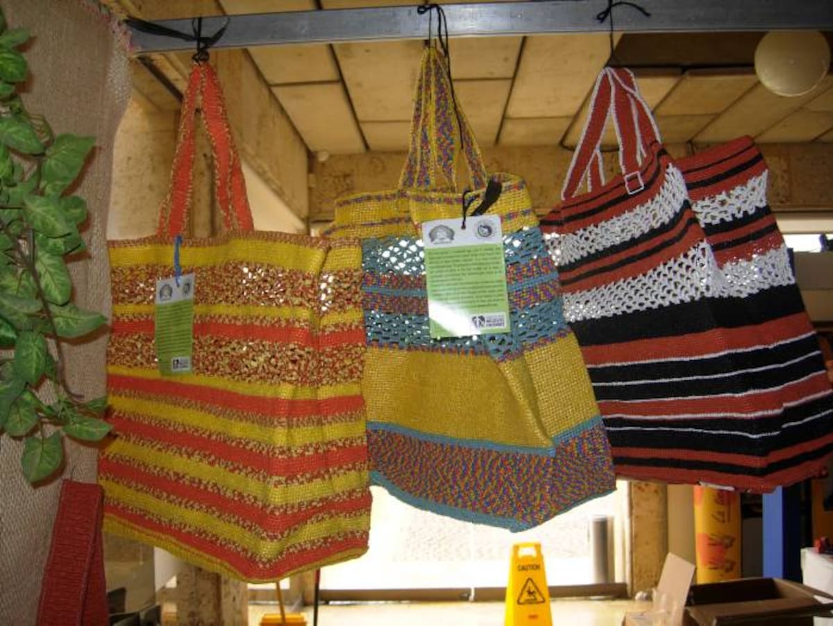 Estas son algunas de las mochilas elaboradas por la comunidad de Los Límites