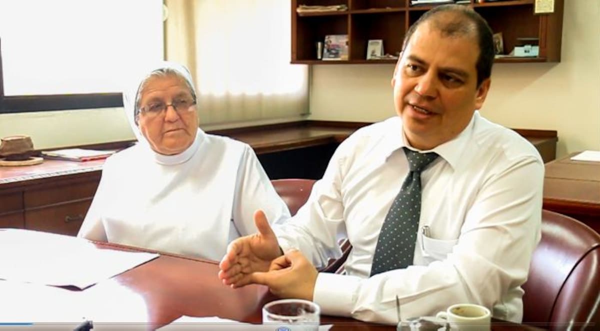 Madre Vilma Torres Vanegas, directora administrativa y Misael Ortíz Restrepo, gerente de la Madre Bernarda. Cortesía