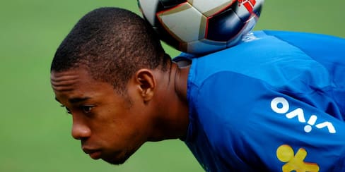 Fiscalía pide que Robinho cumpla en Brasil su condena por violación
