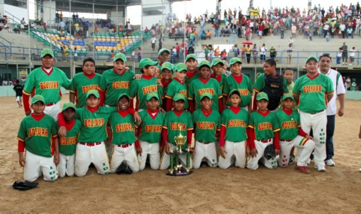 Selección de Bolívar Infantil que se coronó campeón ayer en el estadio Argemiro Bermúdez. Óscar Díaz Acosta-El Universal