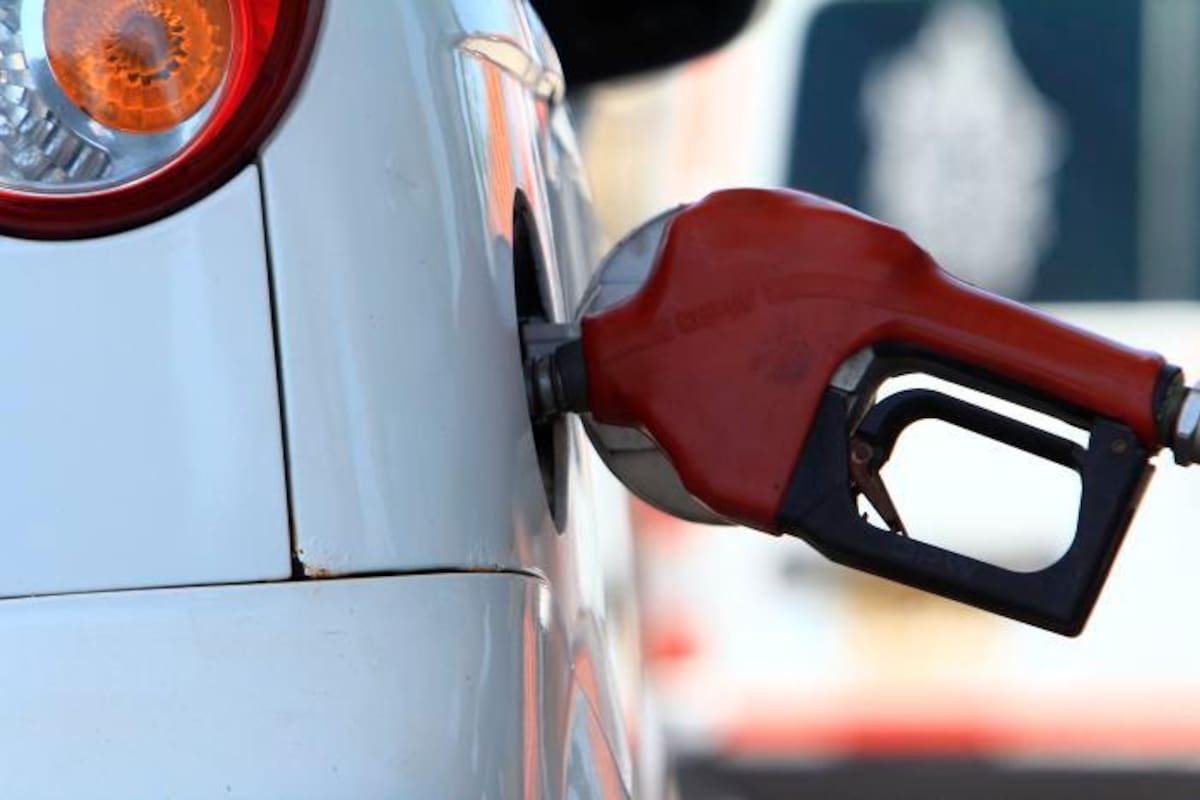 Proyecto de ley busca reducir en 1.100 pesos el precio de la gasolina