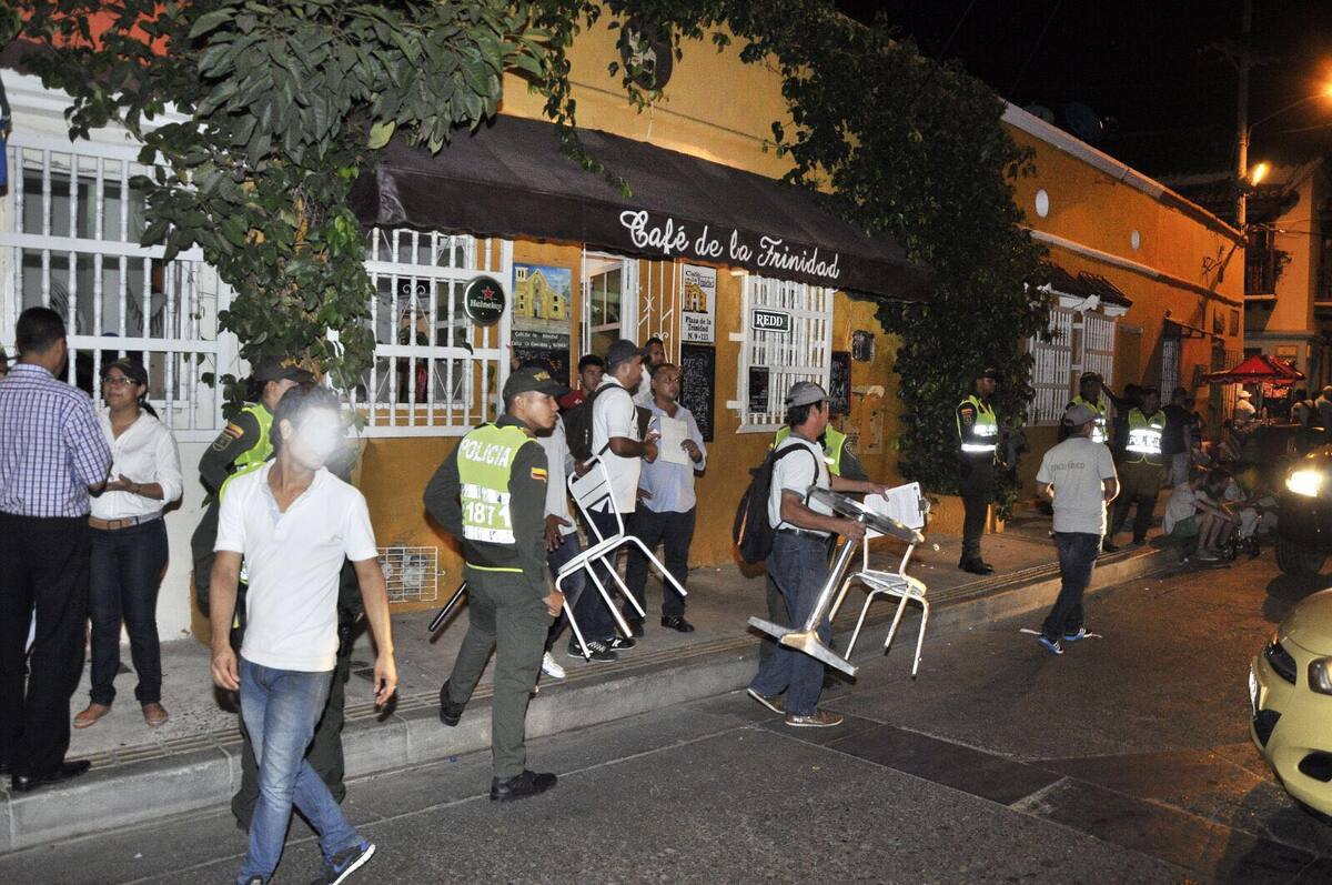 Las tiendas tienen permiso para funcionar hasta las 12 de la noche, y en bares y restaurantes el consumo de licor de manera interna es hasta las 4 de la madrugada. Foto: Cortesía