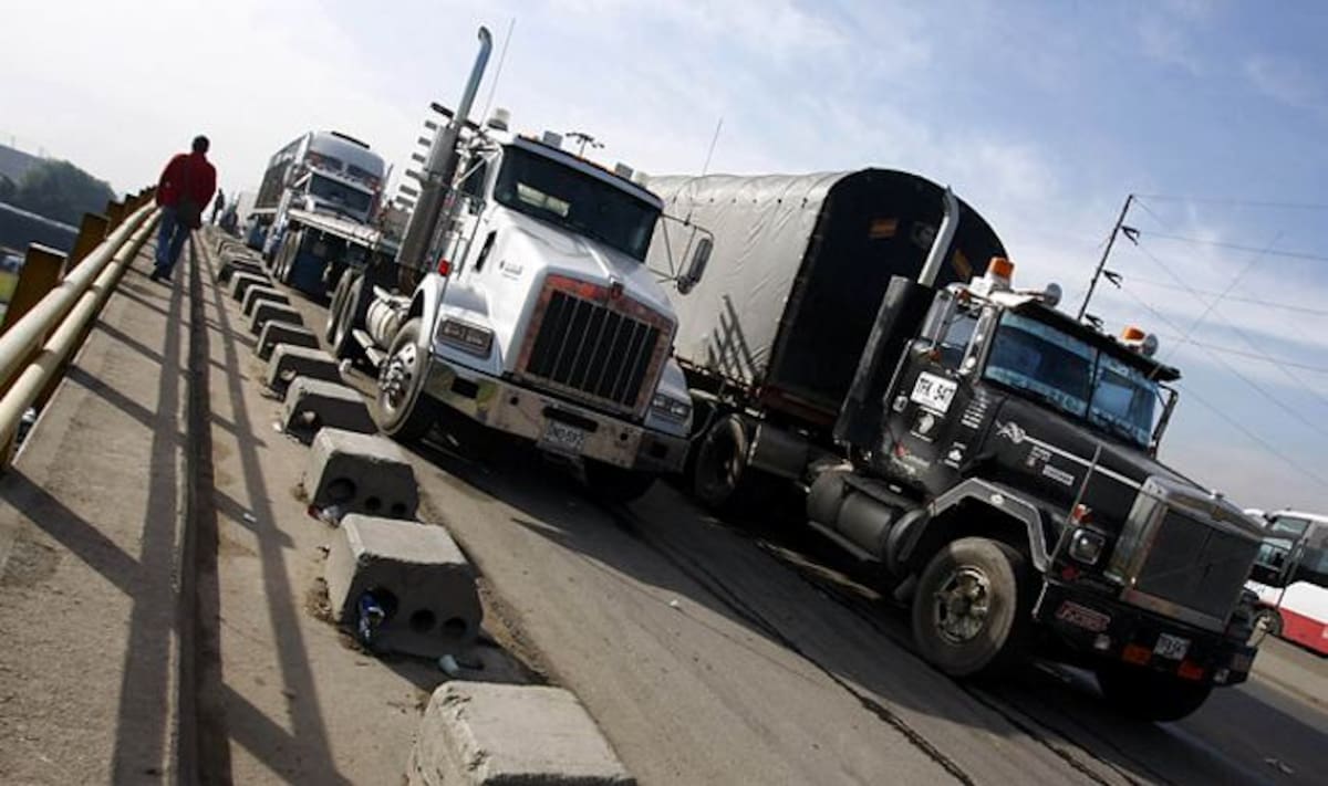 Los camioneros también están se unieron al paro nacional agrario. COLPRENSA