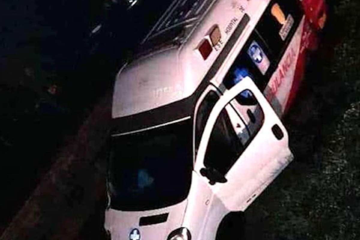 ¡Accidente fatal! Moto chocó contra ambulancia: 2 muertos y 4 heridos