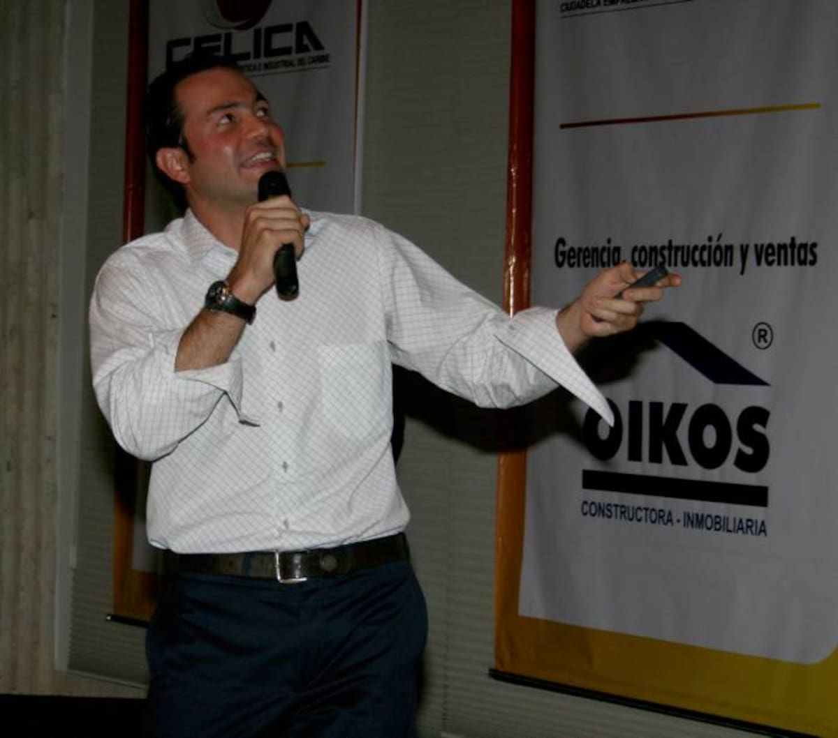 "Esta situación nos lleva a concluir que por buenas intenciones que tenga el ejecutivo, tendrá que trepar una dura cuesta para conseguir tierra para las viviendas de interés social o de muy bajo costo dentro de las ciudades capitales, en especial Bogotá.", declaró Luís Aurelio Díaz, gerente general del Grupo Oikos. Maruja Parra El Universal