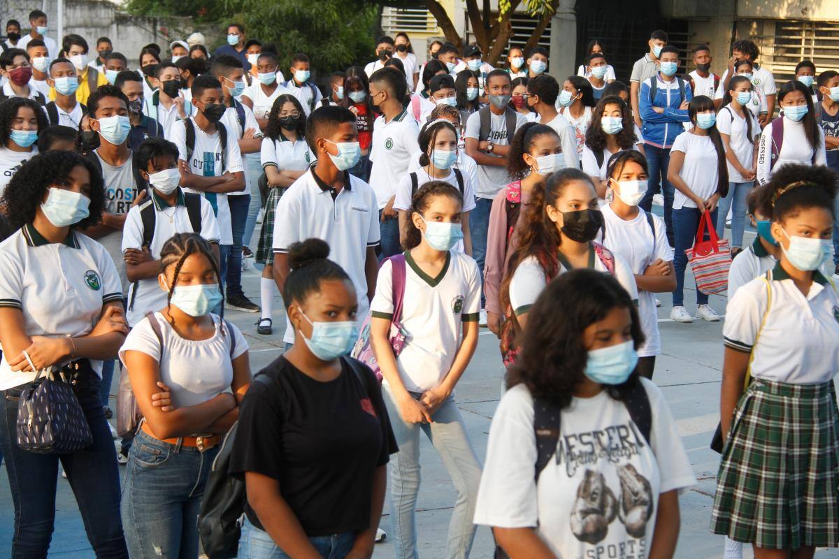 Evite que su hijo se contagie de COVID-19 en el regreso a clases