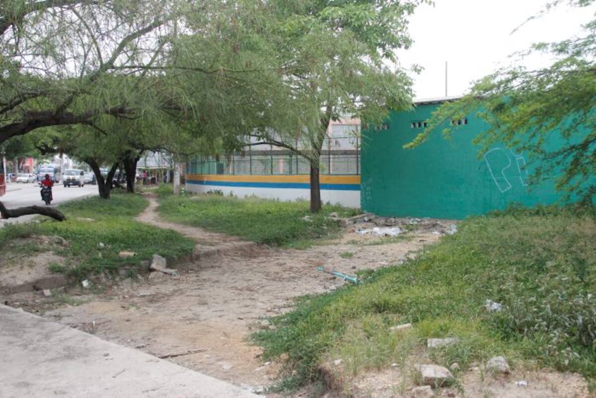 Otros, como este, quedaron en arena después de la primera intervención. DANIELA BUELVAS - ELUNIVERSAL